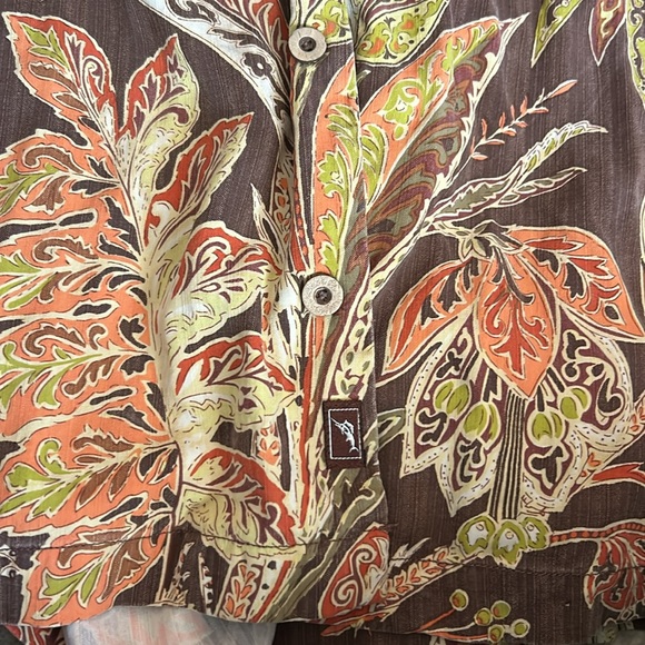 Tommy Bahama Men’s Button Down - Picture 3 of 3